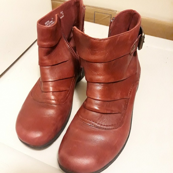 clarks boots size 8